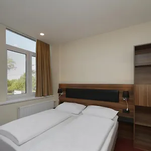 Berlin-adlershof 2* Berlín